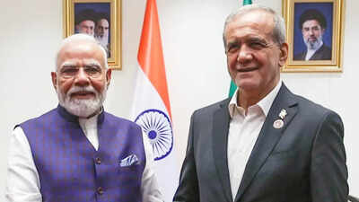 Iran president meets PM Modi, seeks help to end war