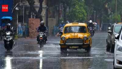 Kolkata, south Bengal hit by heavy rain; waterlogging disrupts traffic