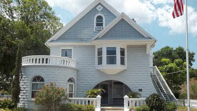 In 1985, a Florida couple moved into a 1908 house and spent 41 years preserving it; it has now become Manatee County’s first local historic landmark