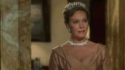 Julie Andrews revela su rutina de fitness y bienestar a los 90 años: un simple hábito de ejercicio matutino de toda la vida y cómo la curiosidad y la creatividad la mantienen joven y dice: 