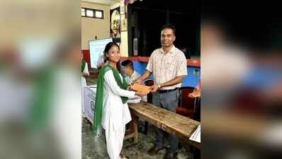 121 flood-hit Sonari College students receive aid from Dibrugarh University alumni