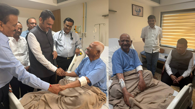 CM Devendra Fadnavis meets Anna Hazare at Mumbai hospital, activist recovering from viral infection