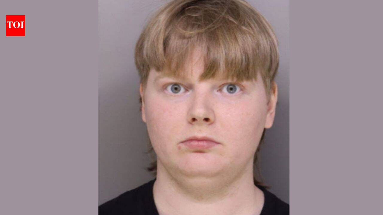 Hammer-wielding Ohio man who smashed windows of JD Vance’s home pleads guilty