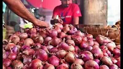 TN to sell onions at ₹35/kg through urban ration shops
