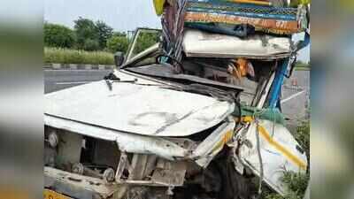 6 pilgrims die after van crashes into truck parked on KMP Expressway in Palwal