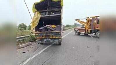 6 pilgrims die after van crashes into truck parked on KMP Expressway in Palwal
