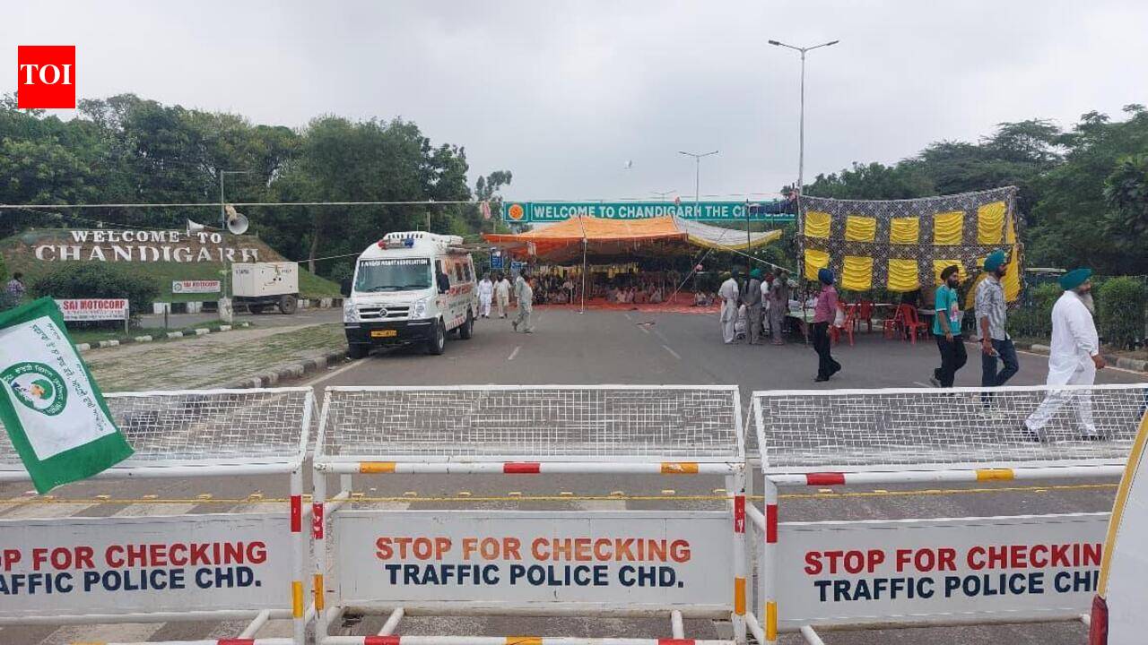 Farmers dig in for ‘pucca morcha’ at Chandigarh-Mohali border