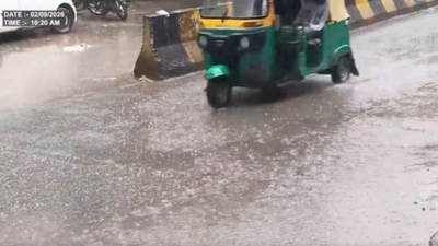 Heavy rain lashes parts of Delhi