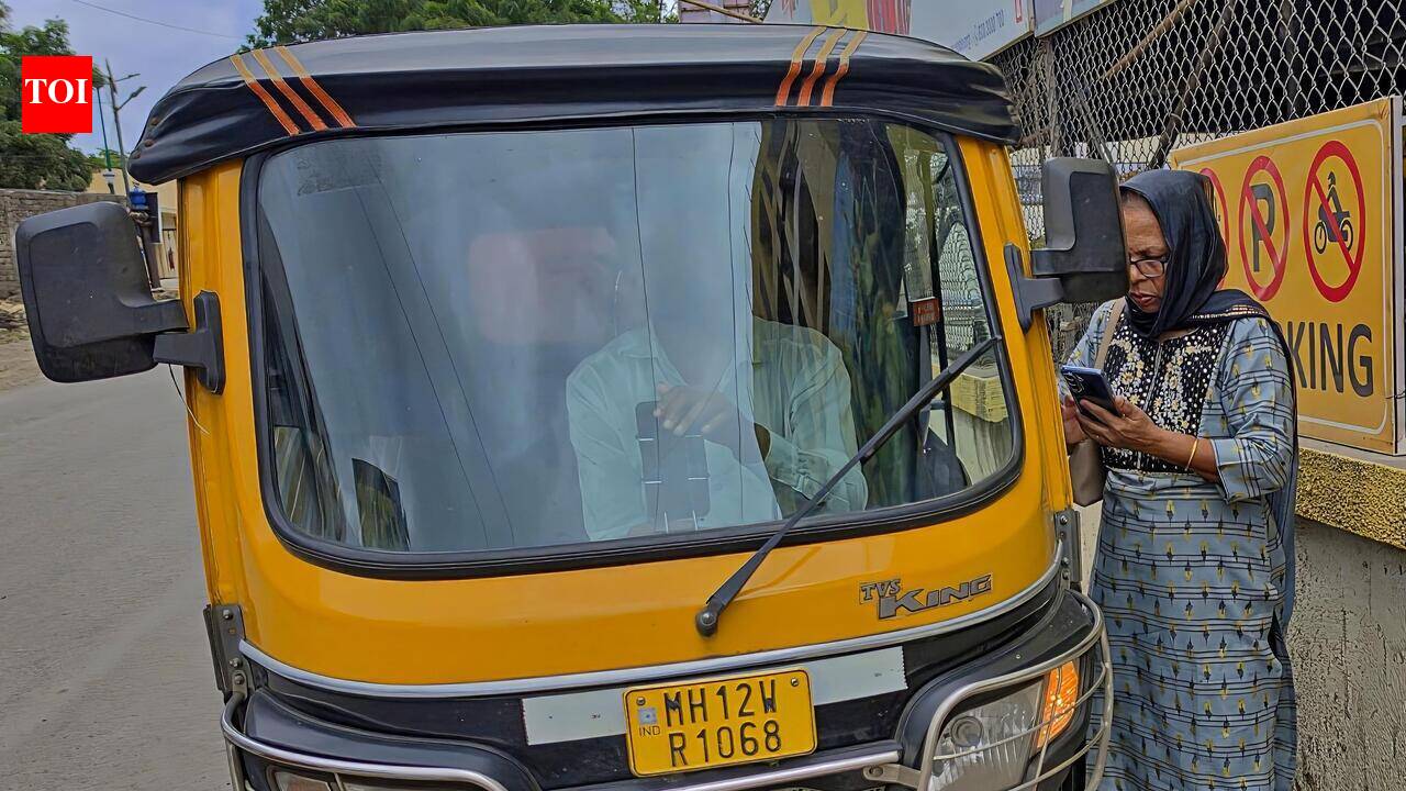 Missing revised fare chart leaves autorickshaw drivers & passengers at odds in Pune
