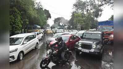 Waterlogging, cave-in, rally choke city; EM Bypass to Alipore worst hit