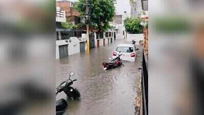 Rain exposes civic gaps, roads remain submerged