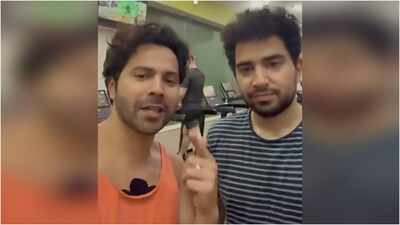 Varun Dhawan asks Samay Raina to act after being teased, gets a hilarious reply
