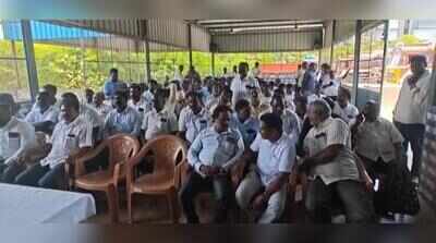 150 more Tasmac men suspended; staff close shops in protest