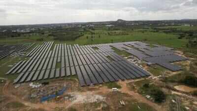 Dry lakebeds turn solar fields, generate 95MW power daily