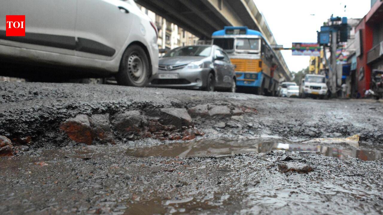 KMC Starts Repair Of Mominpore Road After CP Steps In