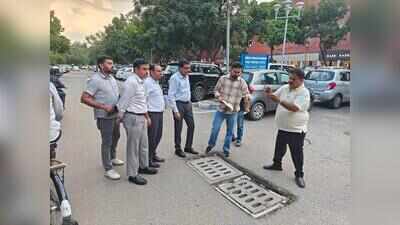 Joint commissioner cracks down on lapses at Sector 17 parking site