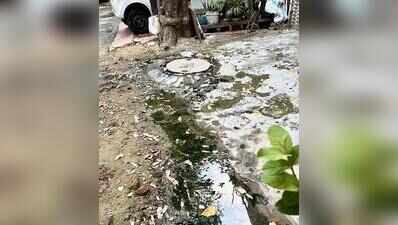 Sewage spills onto streets in Greater Noida’s Beta 1 and Omicron 1