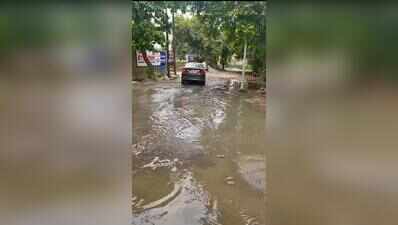 Sewage spills onto streets in Greater Noida’s Beta 1 and Omicron 1