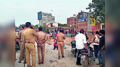 How to tackle illegal power lines? Former CS holds a meet