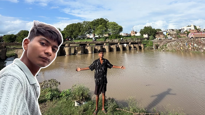 “I don’t know why people throw garbage in the river”: How 20-year-old viral sensation ‘Bittu Tabahi’ single-handedly cleaned MP’s Ajnar River despite no funding and health risks