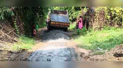 Palamu girls get road to school repaired after plea to DC