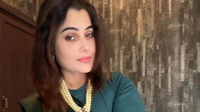 ‘Jee michlaat hai, maatha bhanbhanaat hai’: Why  South Indian doctor fell in love with Awadhi dialect