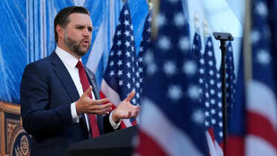 JD Vance reveals his weight loss secret, stunned that VP gets this question at an official press conference but Fox News host has a prediction