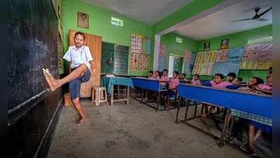 West Singhbhum teacher writes his future with his toes