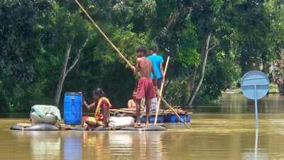 Subarnarekha level recedes, villages still marooned