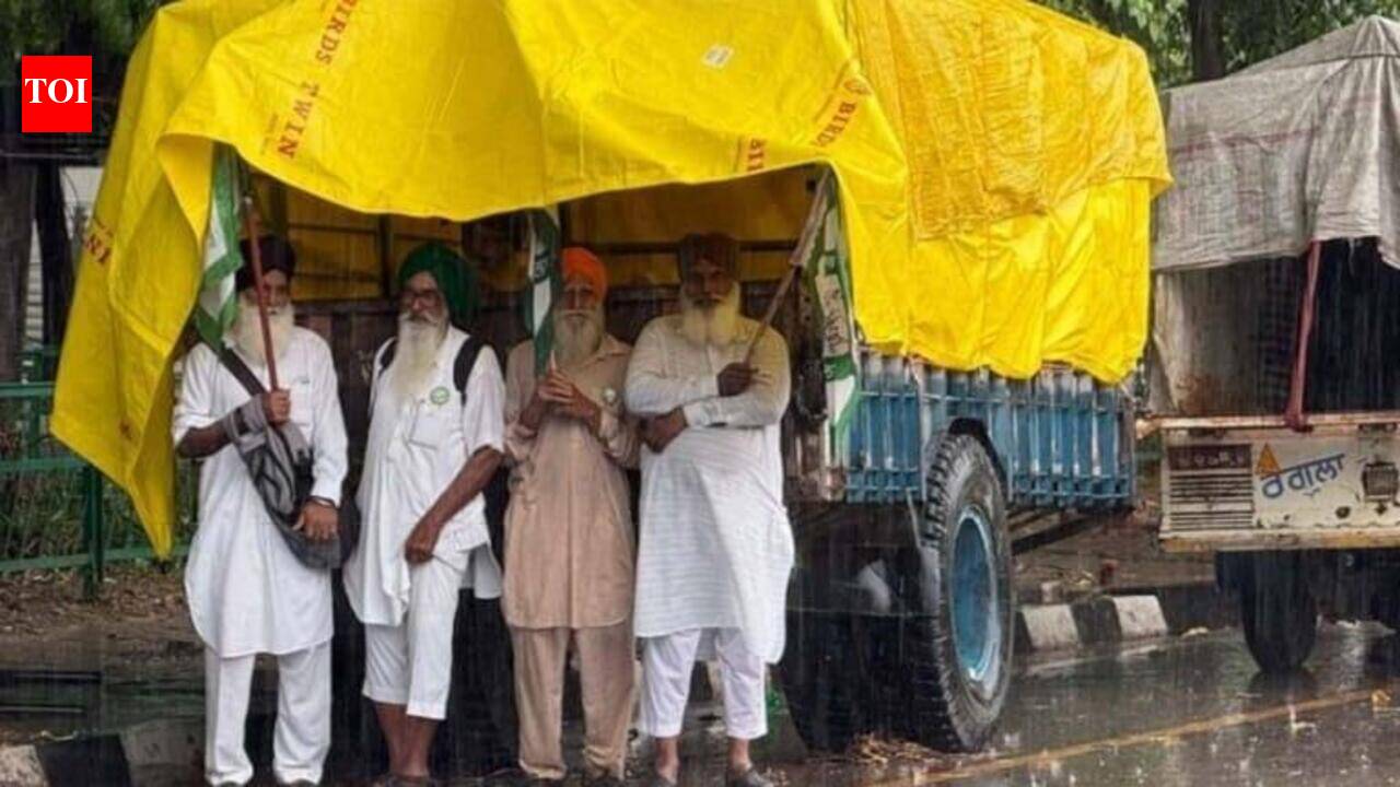 Rain fails to dampen farmers’ resolve as SKM stir enters Day 4