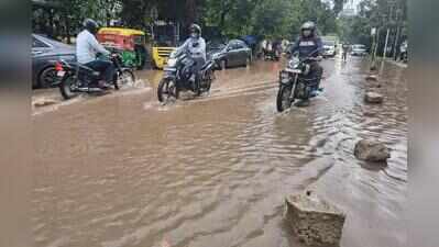 Short spell of heavy rain floods key roads in Gurgaon, more rain likely today