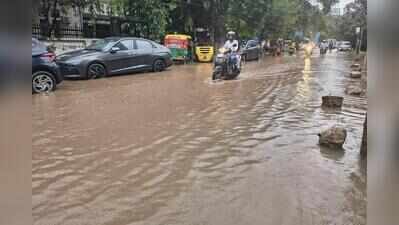 Short spell of heavy rain floods key roads in Gurgaon, more rain likely today