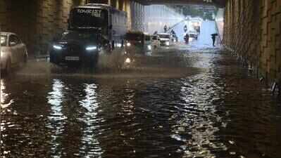 Short spell of heavy rain floods key roads in Gurgaon, more rain likely today
