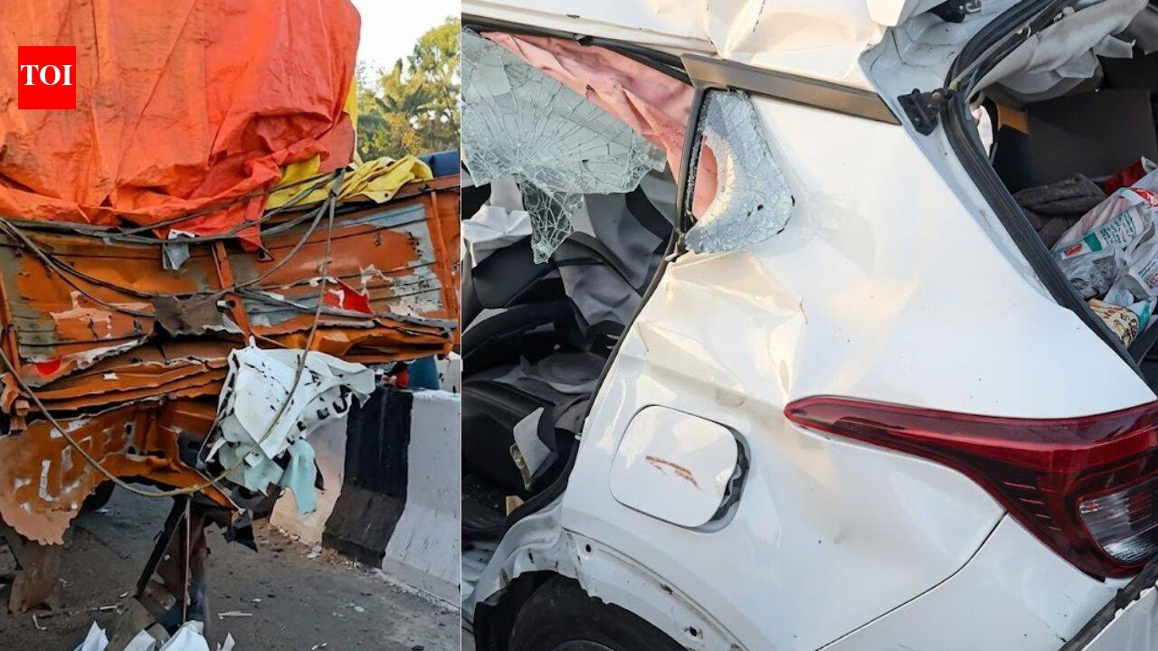 8 students killed after car rams into parked lorry in Keralam