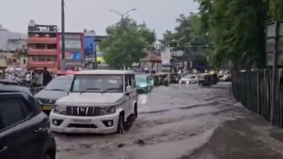 Gurgaon urges residents to avoid waterlogged areas as heavy rain forecast