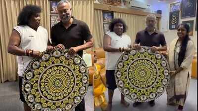 Yogi Babu's  special gift to Gautham Menon wins hearts, Fans hope for his directorial comeback