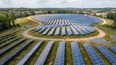 In 2018, Annapolis covered its old 57-acre landfill with 52,416 solar panels; six years on, they supply 40% of municipal power and offset 13,000 tons of CO₂ yearly