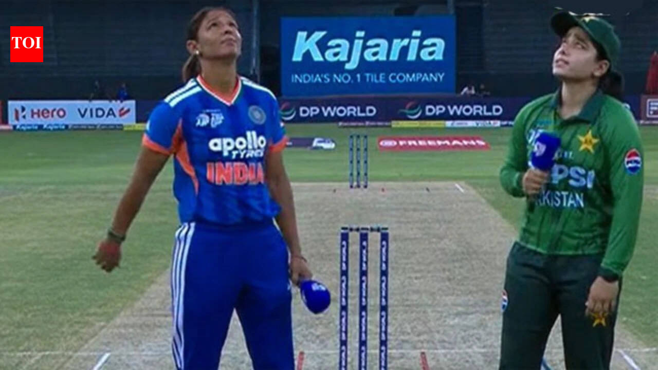 ‘No handshake’ again — Harmanpreet Kaur, Fatima Sana avoid customary gesture at Asia Cup toss