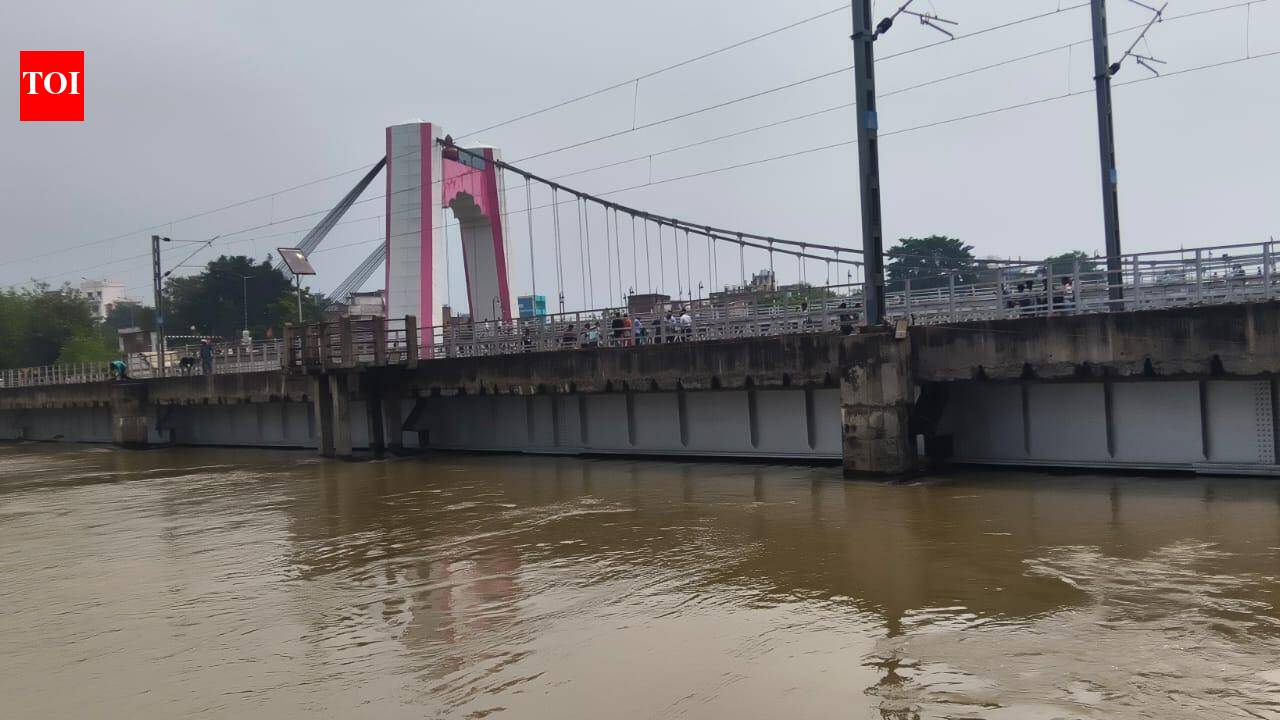 Patna-Gaya Down line shut as Punpun rises