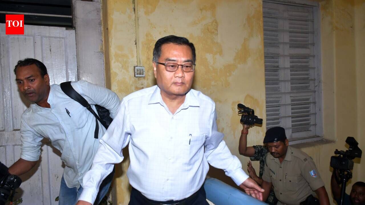 Court denies bail to ex-JPSC chief, former computer operator in exam irregularities case