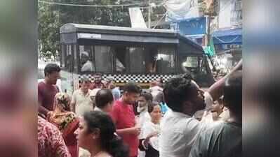 Cop drive against ‘illegal’ hawkers at New Market