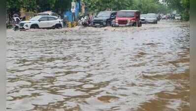 Second day of rain leaves roads flooded again, Ggn asks residents to avoid non-essential travel