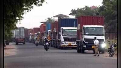 Now, heavy vehicles will be diverted to Kisan Path at Daroga Khera