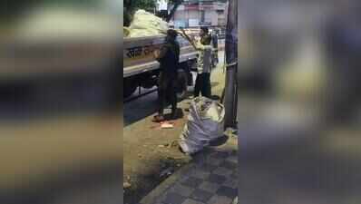 PMC cracks down on late-night illegal hawkers in Deccan