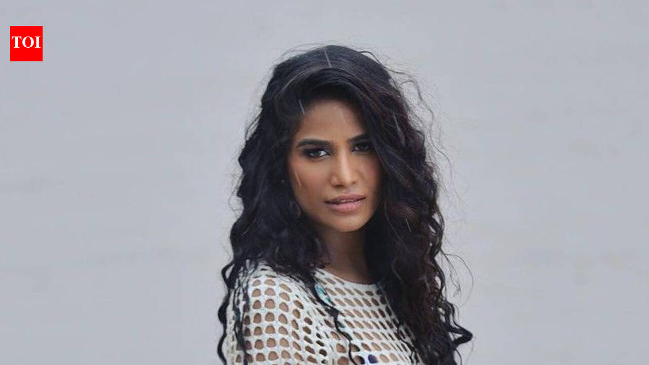 Poonam Pandey slams Swara Bhasker’s ‘Padmaavat’ jauhar criticism