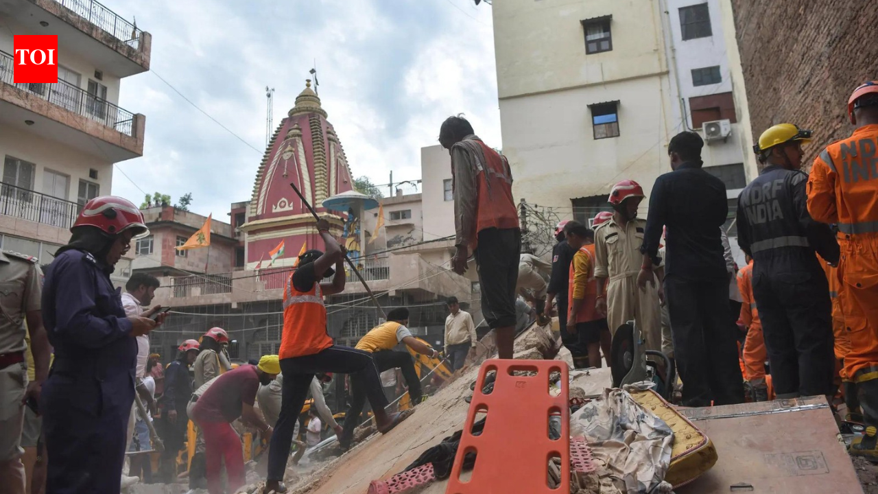 Delhi building collapse: MCD seals adjoining PG, flags illegal G+4 structure