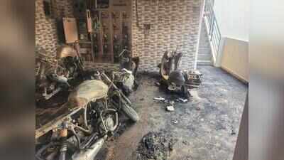 Vehicles parked outside Bengaluru house catch fire