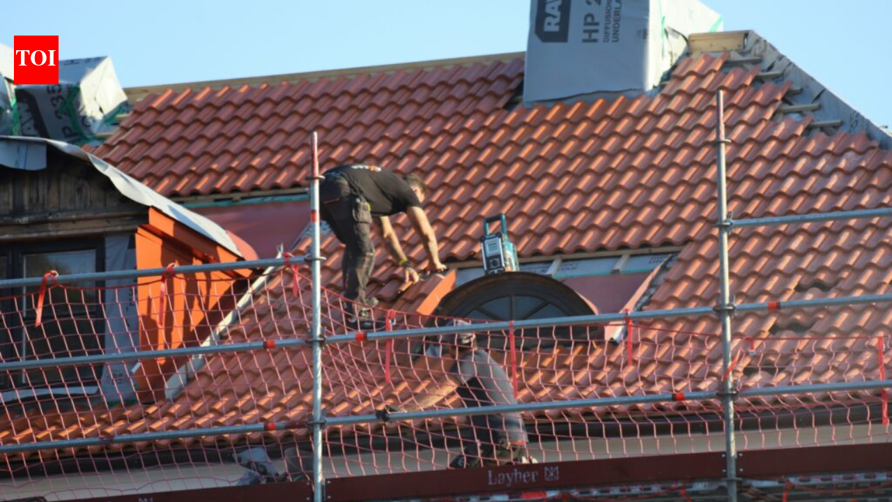 In 1997, Texas mixed discarded roofing shingles into two 1,000-foot Highway 31 test sections