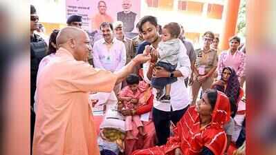 Yogi meets flood-hit families in Chitrakoot, hands over relief aid