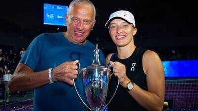 Who are Iga Swiatek’s parents? Meet Tomasz Swiatek, Olympic rower dad, and orthodontist mom Dorota